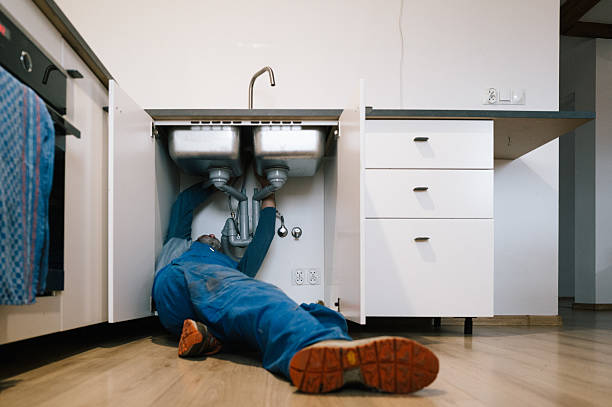 Professional Leak Detection technician working in Ellington, CT